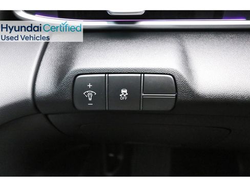 Certified 2025 Hyundai Elantra SEL image 22