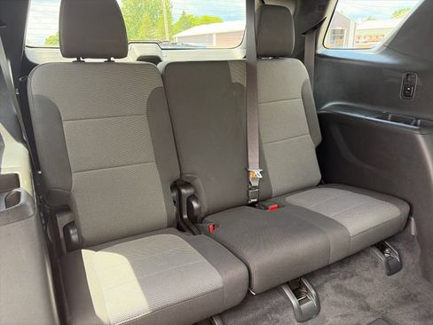 Used 2023 Chevrolet Traverse LT w/ LPO, Floor Liner Package AWD/4WD image 41