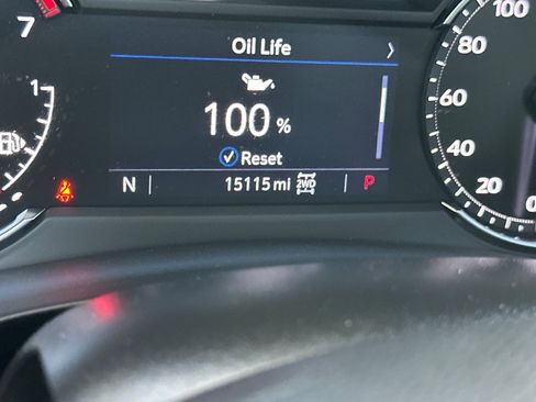 Used 2023 Cadillac XT4 Luxury w/ Cold Weather Package AWD/4WD image 23