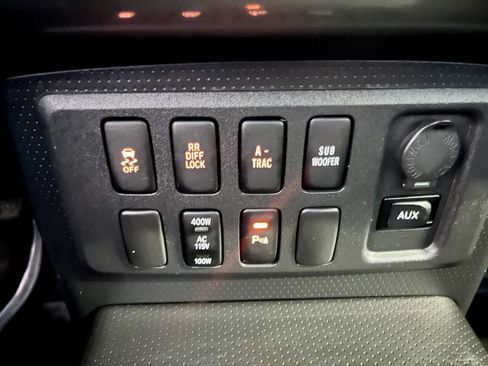 Used 2010 Toyota FJ Cruiser Base 4x4 4dr SUV 5A image 13