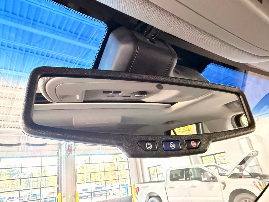 Used 2018 GMC Yukon Denali w/ Open Road Package AWD/4WD image 52