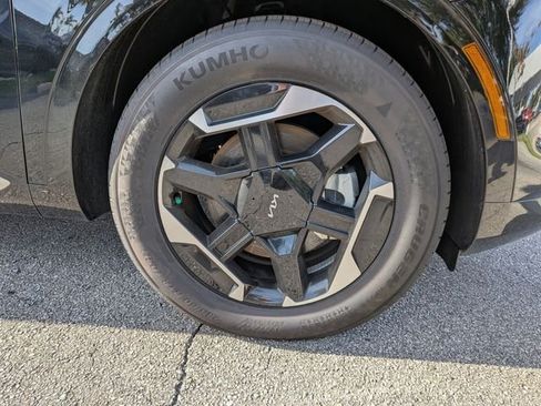 New 2026 Kia Sportage SX FWD image 11