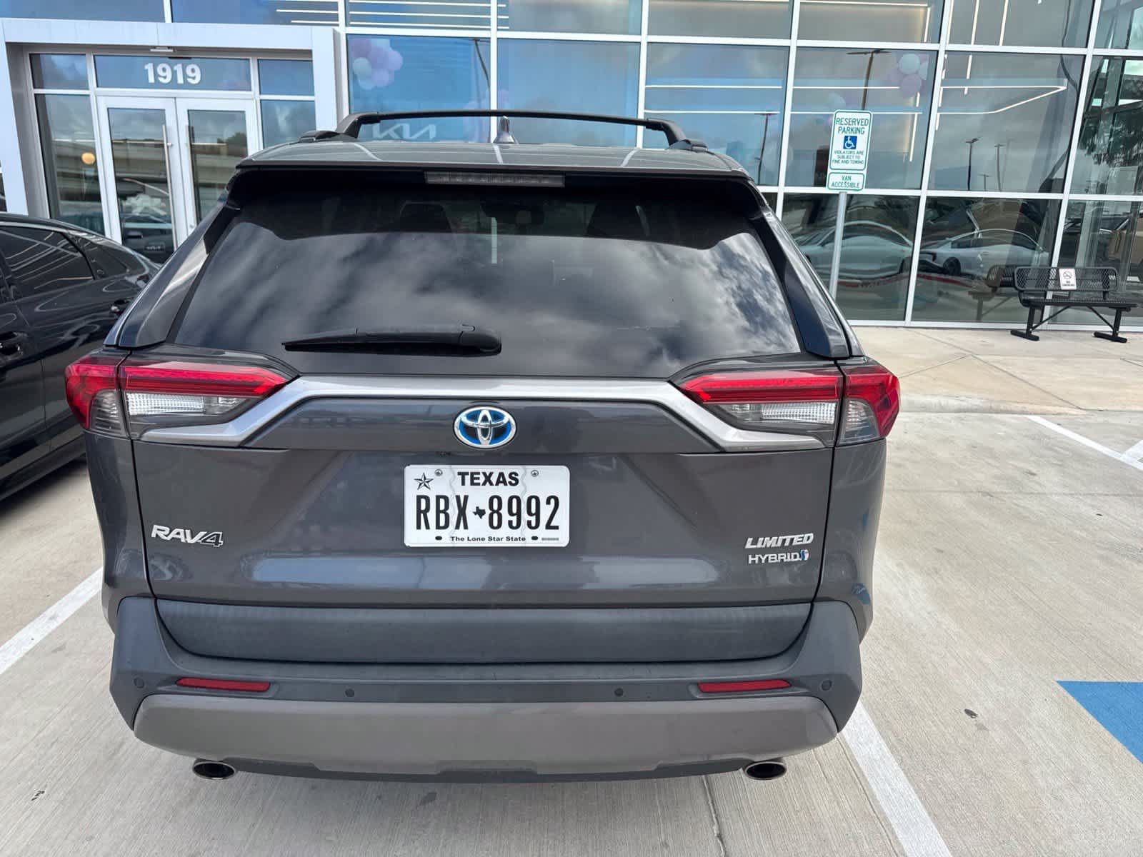 Used 2021 Toyota RAV4 Limited AWD/4WD image 5