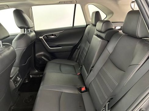 Used 2022 Toyota RAV4 Limited image 18