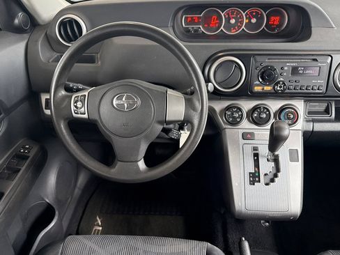 Used 2012 Scion xB FWD image 16