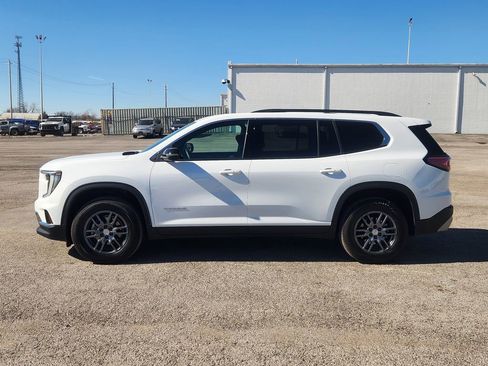 Used 2025 GMC Acadia Elevation image 4