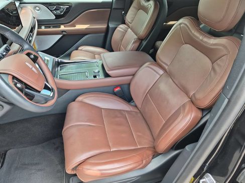 Used 2025 Lincoln Aviator Reserve w/ Equipment Group 201A AWD/4WD image 17