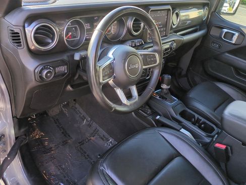 Used 2021 Jeep Wrangler Unlimited Sahara image 9