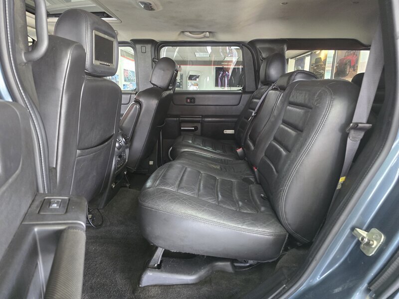 Used 2005 HUMMER H2 w/ Preferred Equipment Group AWD/4WD image 11