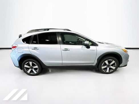 Used 2015 Subaru Crosstrek Touring w/ Popular Package #2 AWD/4WD image 3