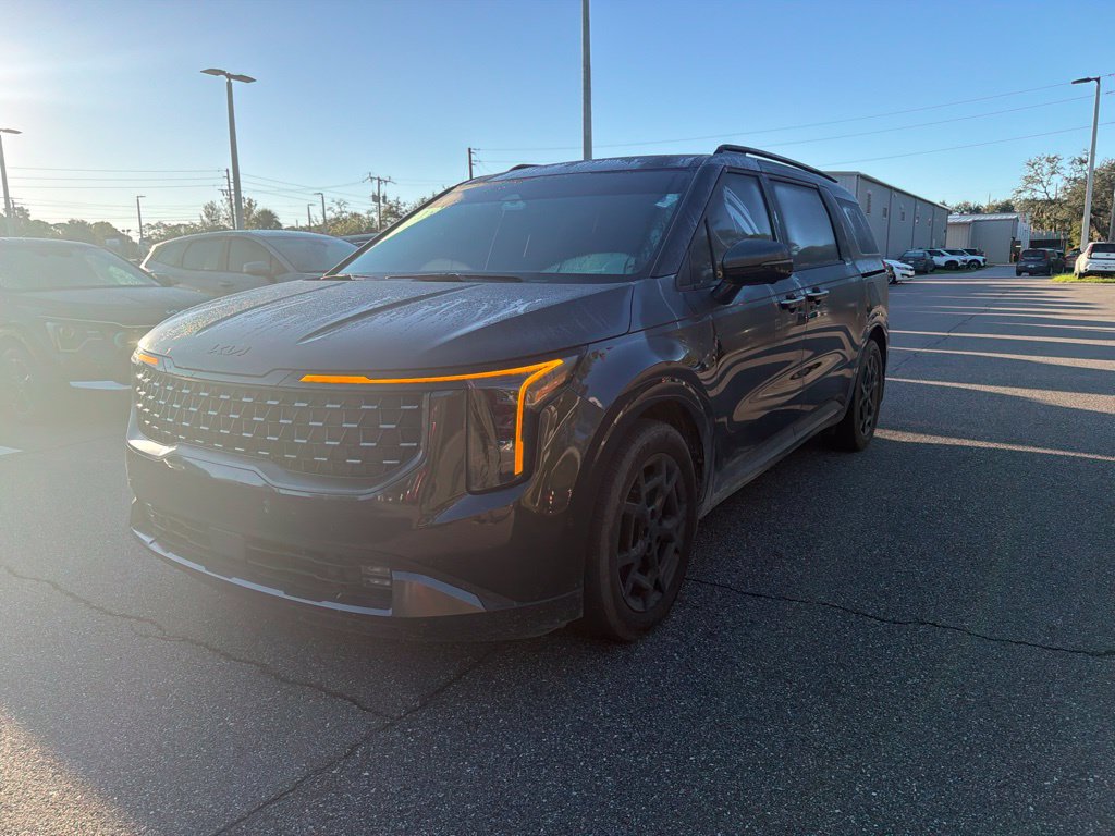 Certified 2025 Kia Carnival SX w/ SX Dark Edition Package FWD image 9