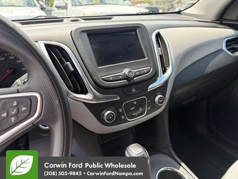 Used 2019 Chevrolet Equinox LS w/ LS Convenience Package FWD image 21