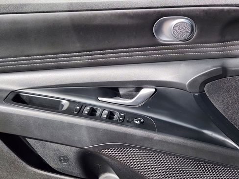 Used 2023 Hyundai Elantra SEL w/ Convenience Package image 13