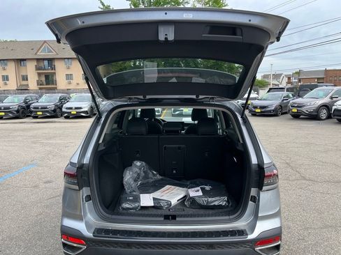 New 2026 Volkswagen Taos SEL AWD/4WD image 6