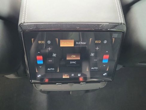 New 2026 Cadillac Vistiq Platinum image 22