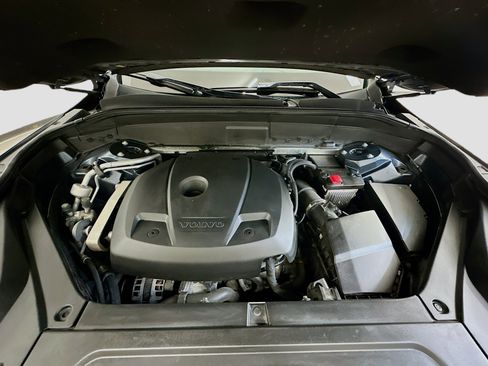 Used 2020 Volvo XC90 T5 Momentum image 36