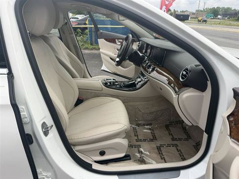 Used 2017 Mercedes-Benz E 300 4MATIC image 15