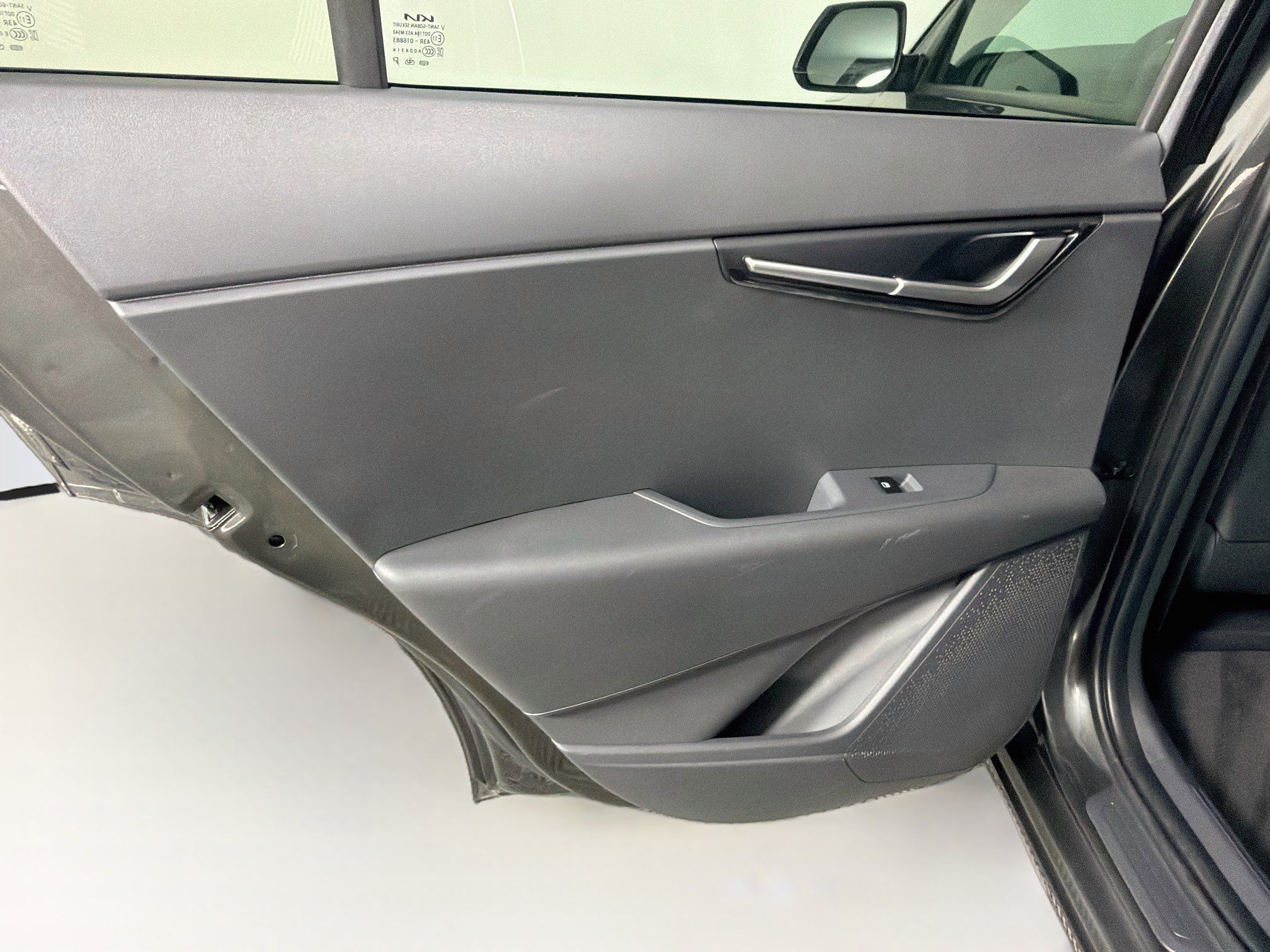Used 2025 Kia Niro LX FWD image 27