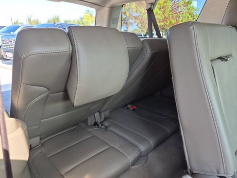Used 2019 GMC Yukon XL SLT w/ Open Road Package RWD image 39