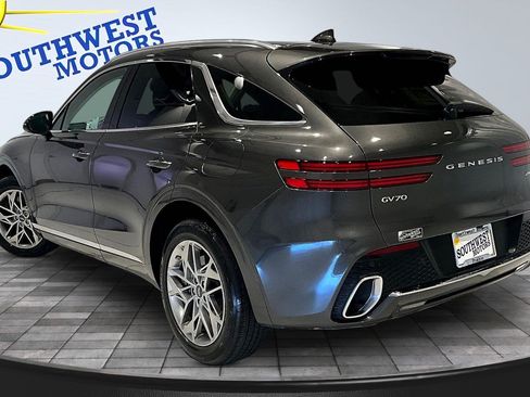 Used 2025 Genesis GV70 2.5T AWD/4WD image 5