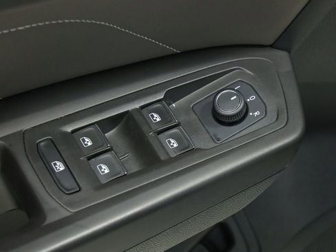 Certified 2022 Volkswagen Atlas Cross Sport SE FWD image 31