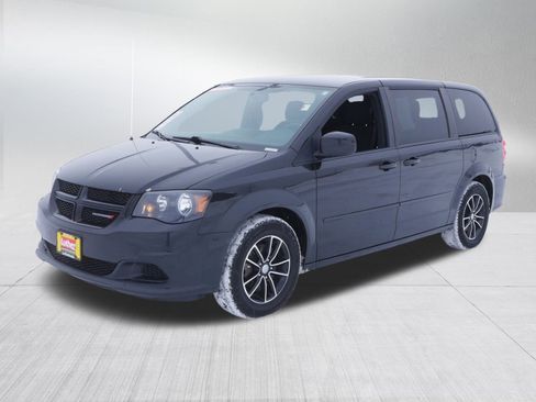 Certified 2016 Dodge Grand Caravan SE image 3