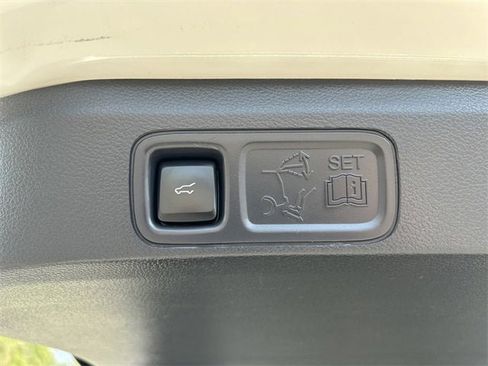 Used 2022 Lincoln Navigator Reserve image 19