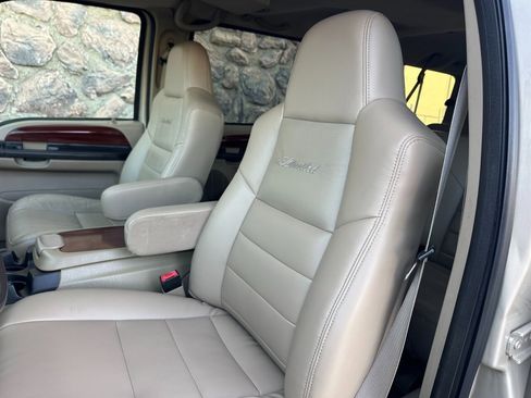 Used 2005 Ford Excursion Limited image 17