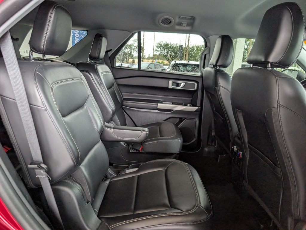 Used 2021 Ford Explorer XLT w/ Equipment Group 202A RWD image 19