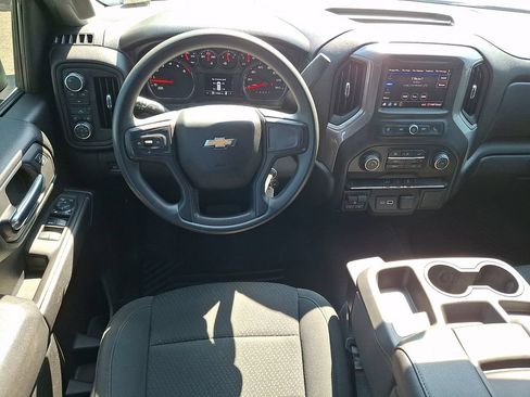 Used 2021 Chevrolet Silverado 2500 Custom w/ Custom Value Package AWD/4WD image 2