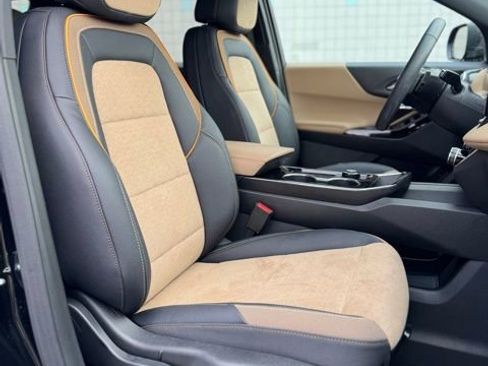 Used 2025 Chevrolet Equinox ACTIV image 23