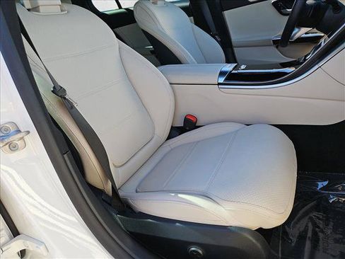 Used 2025 Mercedes-Benz C 300 Sedan image 21