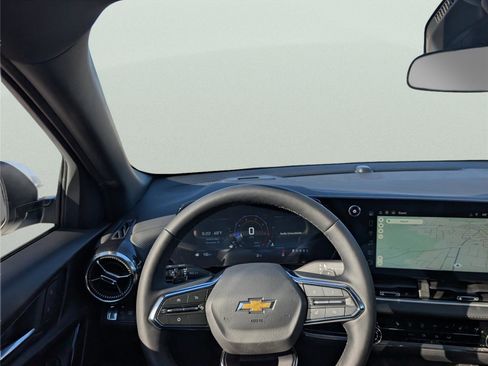 New 2026 Chevrolet Equinox LT w/ LPO, Floor Liner Package image 14