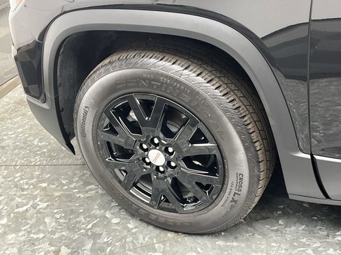 Certified 2023 GMC Acadia SLE w/ Driver Convenience Package image 34