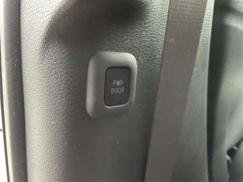 Certified 2023 Toyota Sienna XLE image 17