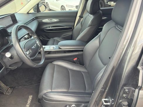 Used 2025 Genesis GV70 2.5T AWD/4WD image 10