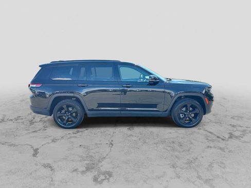 Used 2023 Jeep Grand Cherokee L Laredo AWD/4WD image 9