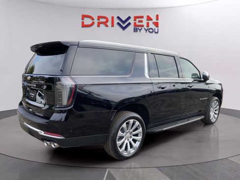 New 2026 Chevrolet Suburban Premier image 5
