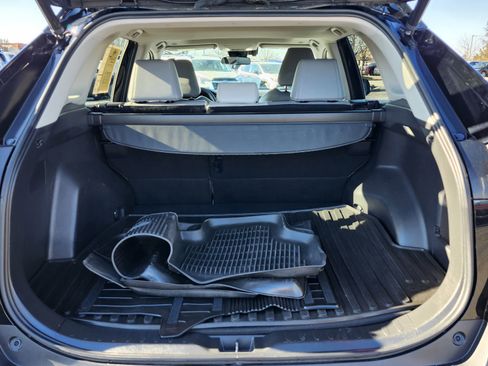 Used 2023 Toyota RAV4 XLE Premium image 24