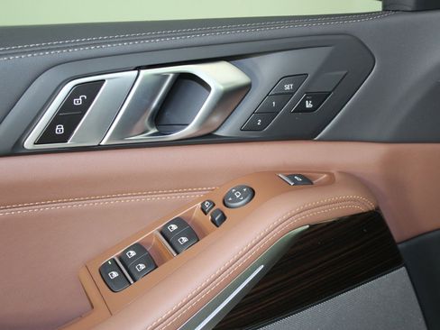 Used 2026 BMW X5 xDrive40i w/ M Sport Package image 24