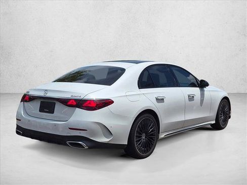 Used 2024 Mercedes-Benz E 350 4MATIC Sedan image 4