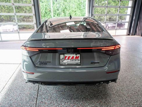 Used 2025 Honda Accord Sport image 3