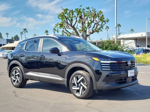New 2026 Nissan Kicks SV FWD image 4