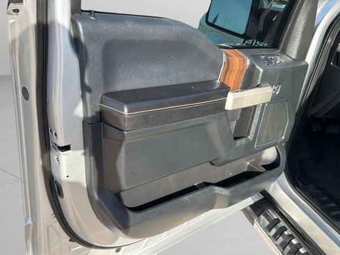 Used 2016 Ford F150 Lariat image 19