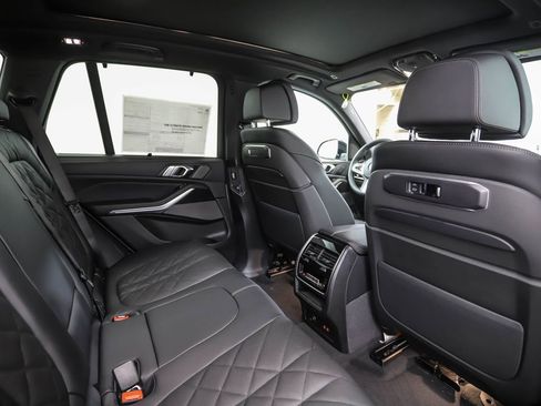 New 2026 BMW X5 xDrive40i w/ Executive Package image 26