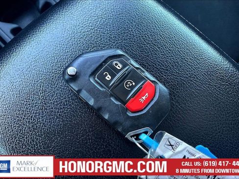 Used 2022 Jeep Gladiator Sport AWD/4WD image 36