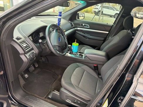Used 2017 Ford Explorer XLT w/ Equipment Group 201A image 17