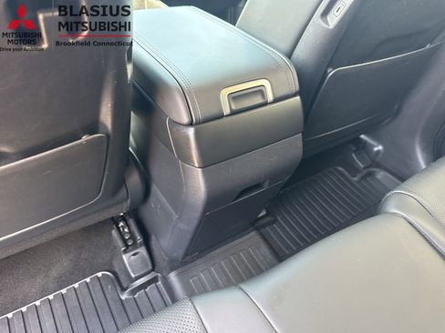 Used 2025 Hyundai Santa Fe SEL FWD image 40