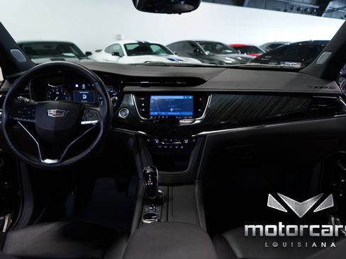 Used 2022 Cadillac XT6 Premium Luxury w/ Technology Package image 31