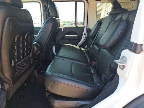 Used 2022 Jeep Wrangler Unlimited Rubicon 4xe w/ Cold Weather Group AWD/4WD image 14
